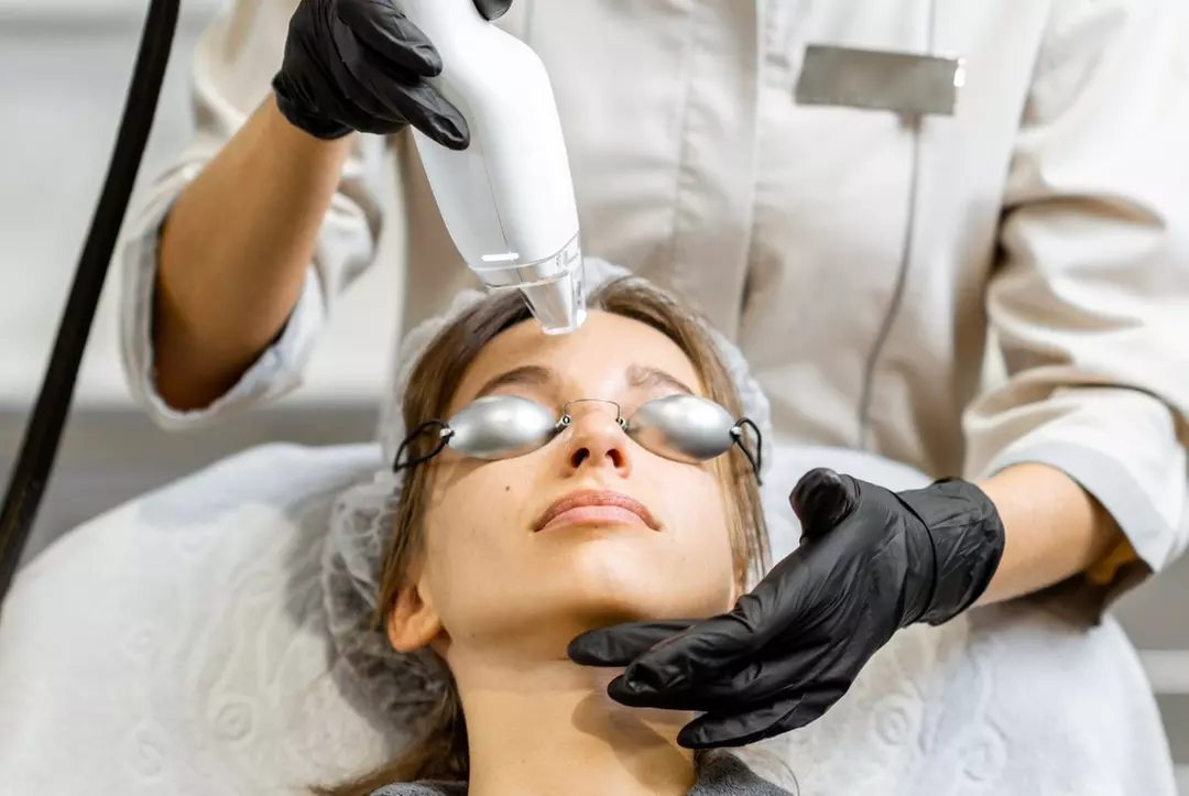 Non-Ablative Fractional Laser - LaseMD Ultra for Stretch Marks, Face, Neck, or Hands at Loma Laser (Up to  45% Off) - Primary Image