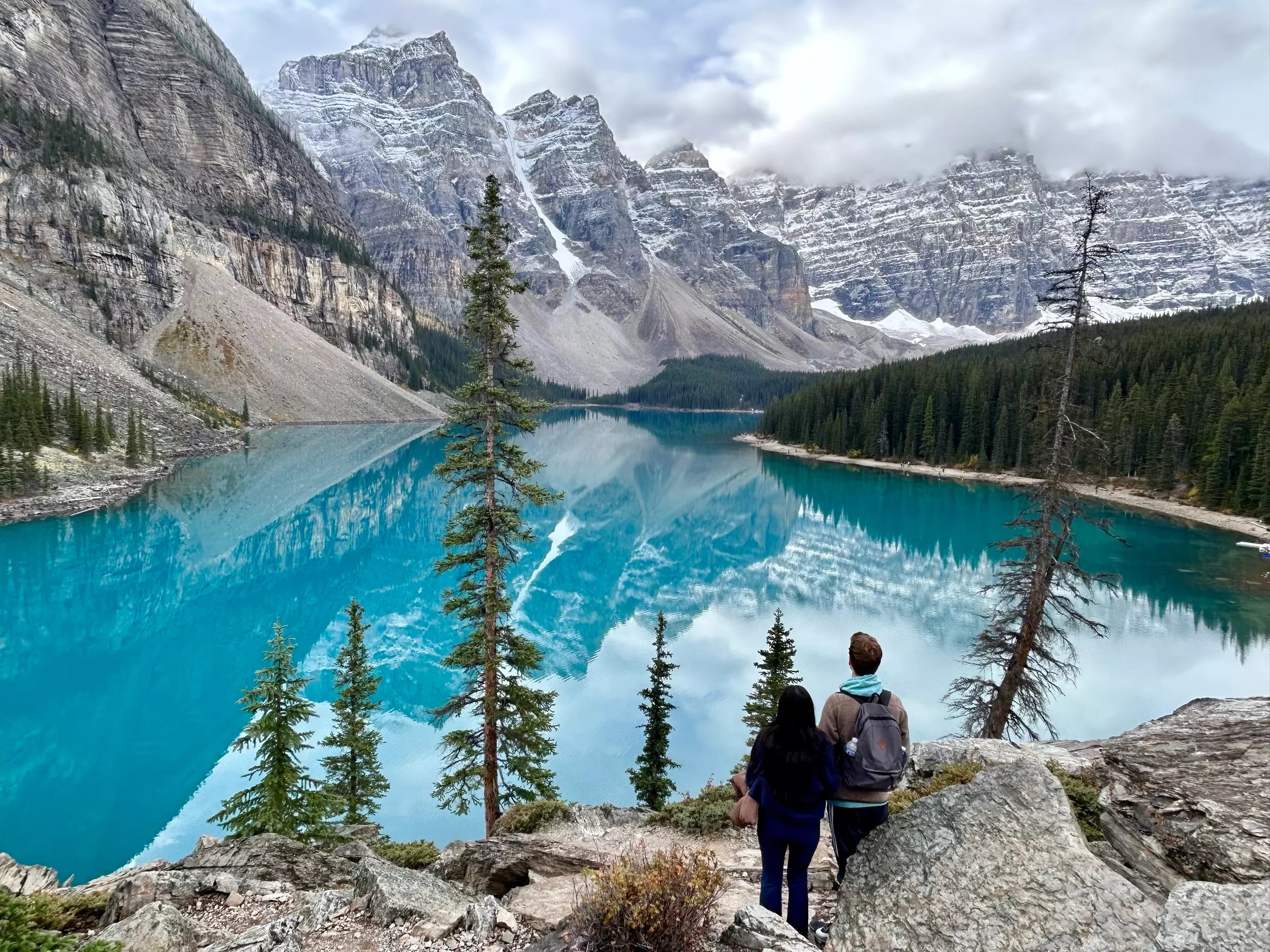 Scenic Moraine Lake and Lake Louise Tour with Shuttle Options