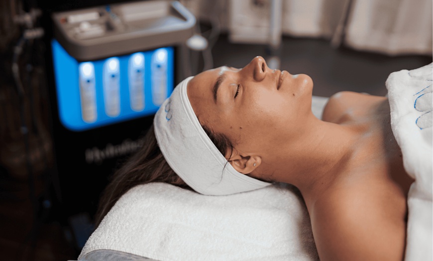 Image 5: Experience a Rejuvenating HydraFacial with NovaPiel Med Spa