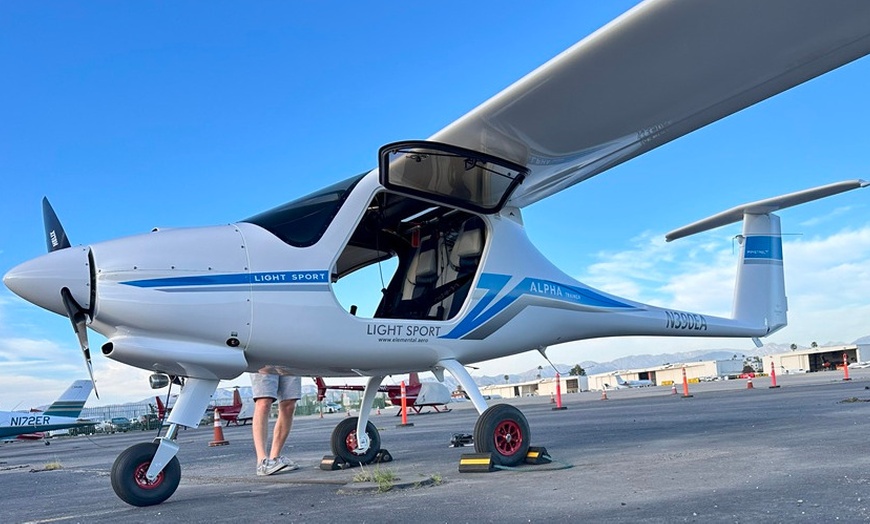 Image 8: 40 or 60-Min Discovery Flight for 1 or 60-Min Flight with Passenger