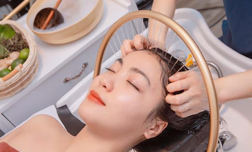 Image 2: Rejuvenate with 60-Min Single Person Head Spa or 90-Min Bronze Package
