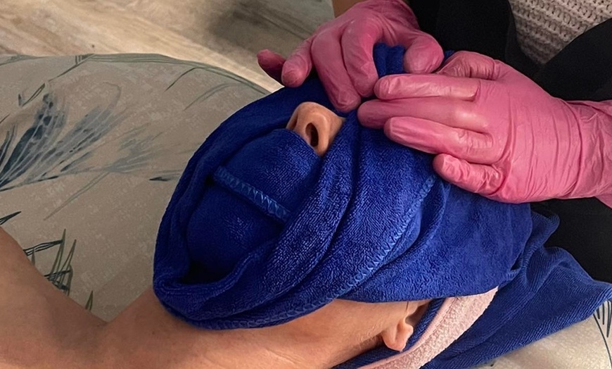 Image 2: Get a Refreshed Look w/ Face Sculpting Massage & Optional Mini Facial 