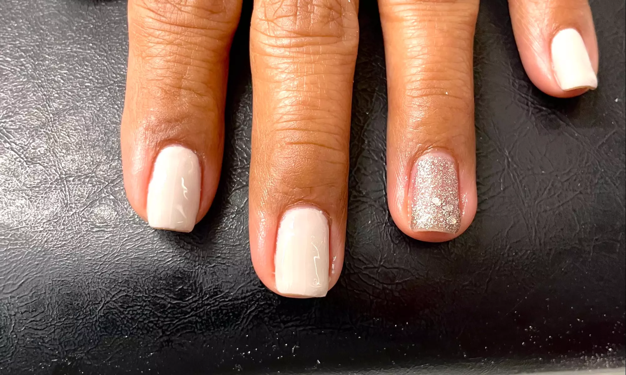 Get a Glossy Finish with Gel Mani Service