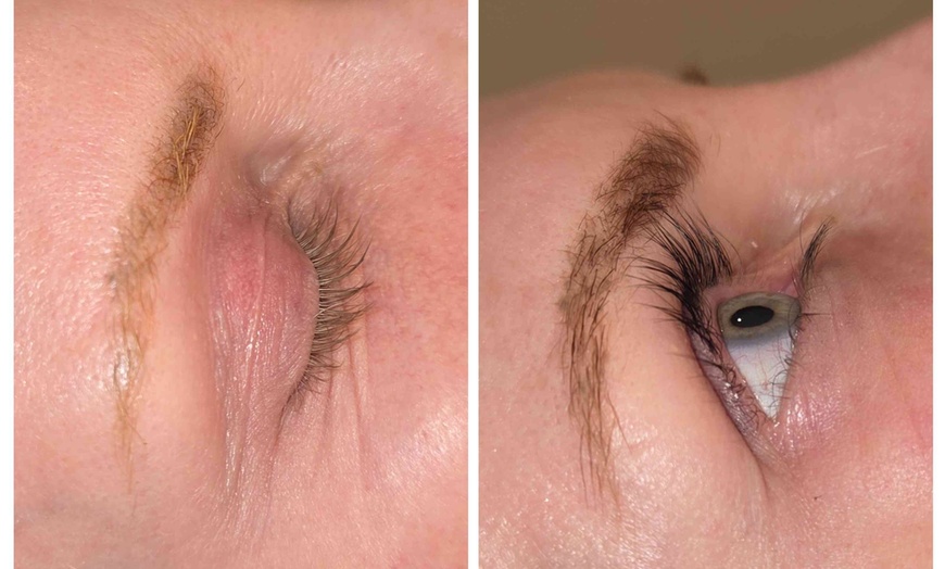 Image 2: 30-Min Facial Wax Package: Eyebrows, Upper Lip, Chin & Sideburns