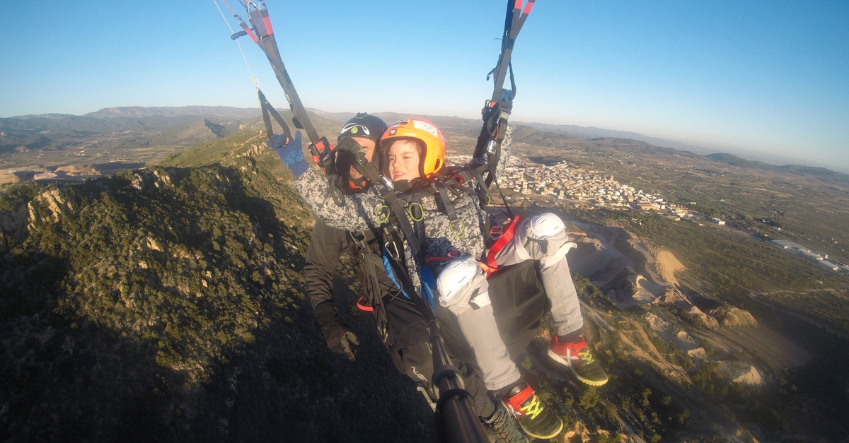 Vuelo en parapente biplaza de 30 minutos en Valencia con monitor