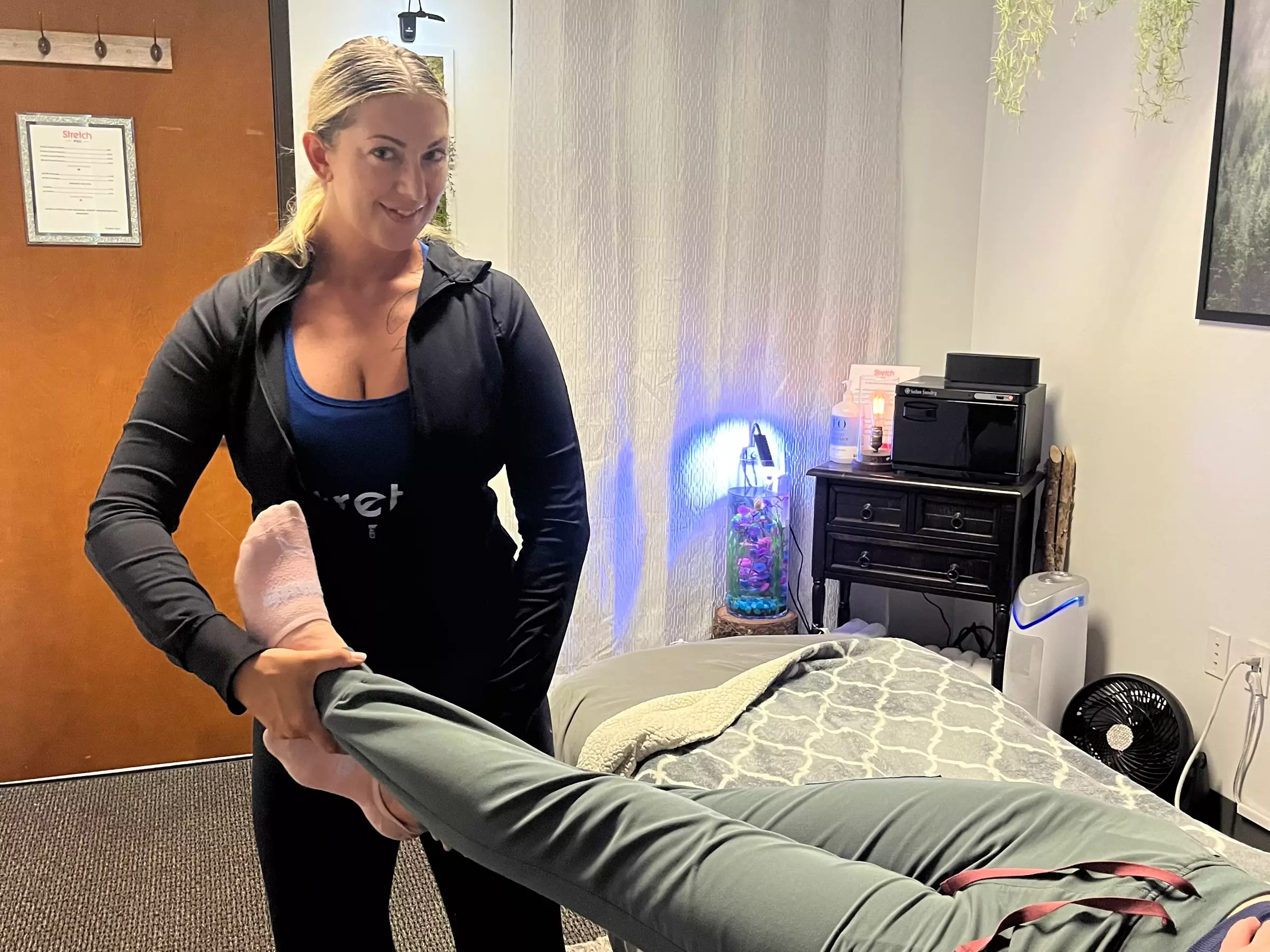 One 25- or 50-Minute One-on-One Assisted Stretching Session