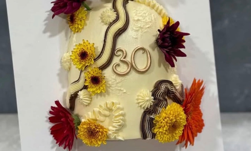 Image 2: Cake Decorating Sessions for One, Two, or Six People