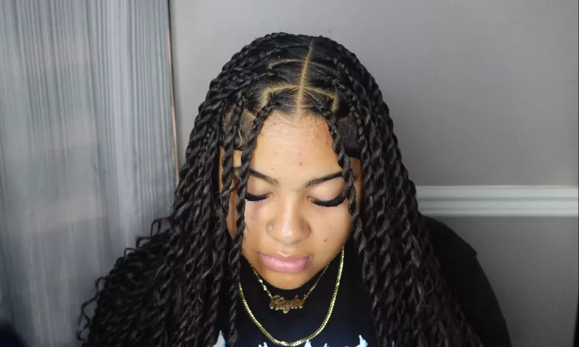 Unleash Your Style: Transform Your Look with Stunning Knotless Braids!