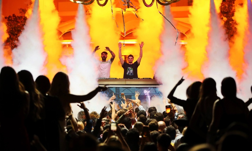 Image 5: Enjoy Admission for One, Two, Four, or Eight to Vegas Nightclub Crawl!