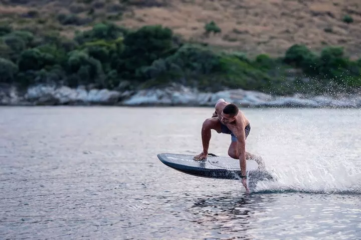 Efoil Lessons & Half-Day Party – Fly Over Water