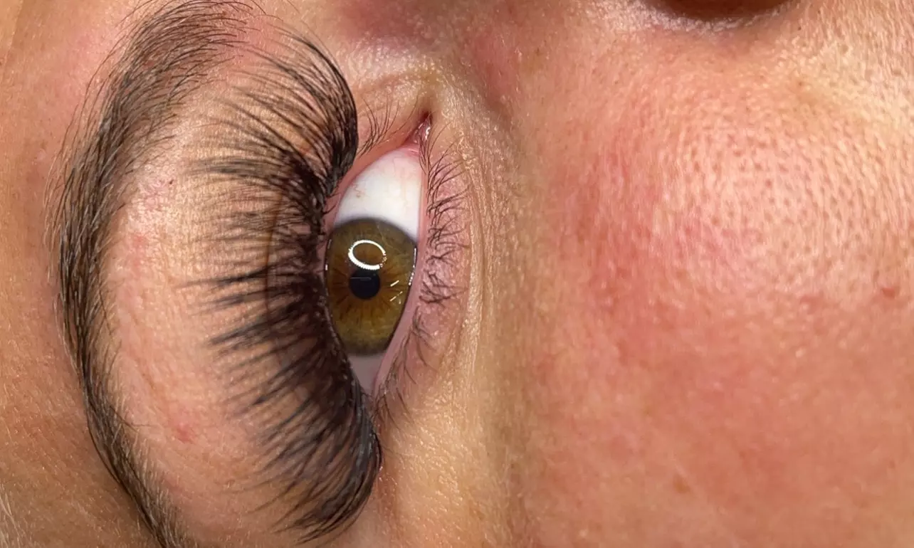 Full Set Eyelash Extensions with Touch-Up and Large Knotless Braids