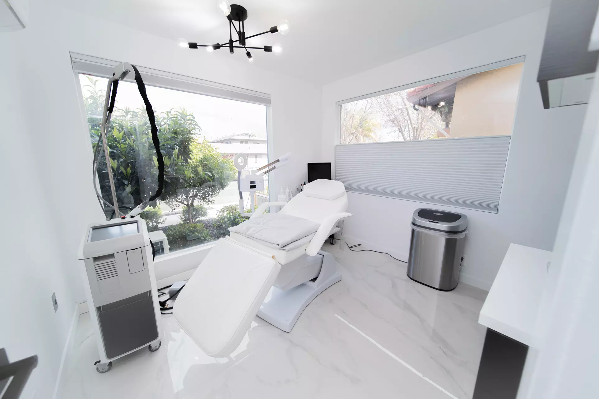 Discover Nür Aesthetics Club's Laser Skin Resurfacing Treatment with up to 50% off for rejuvenated and youthful skin - Second Medium