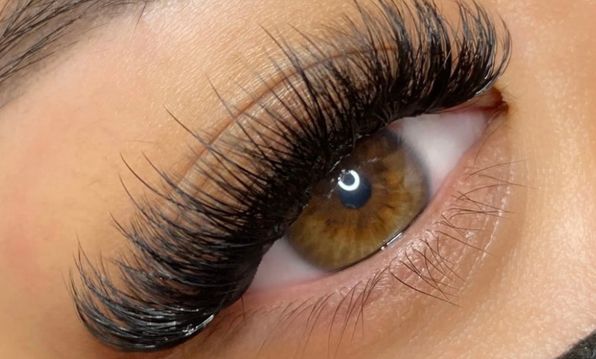 Image 1: Up to 46% Off on Eyelash Extensions at Allure Looks