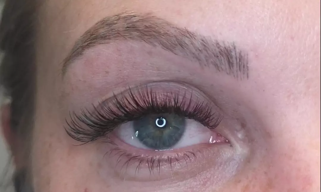 Master Lash Artist's Expert Infill of Extensions, Tinting and More!