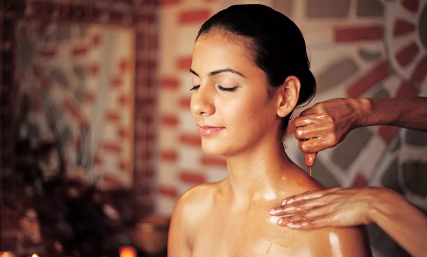 Image 1: Jusqu'à 67% de remise sur Massage - Ayurvédique chez Vishnu