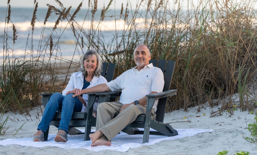 Image 9: 30 or 60-Min Outdoor Photo Shoot for Family, Engagement & More
