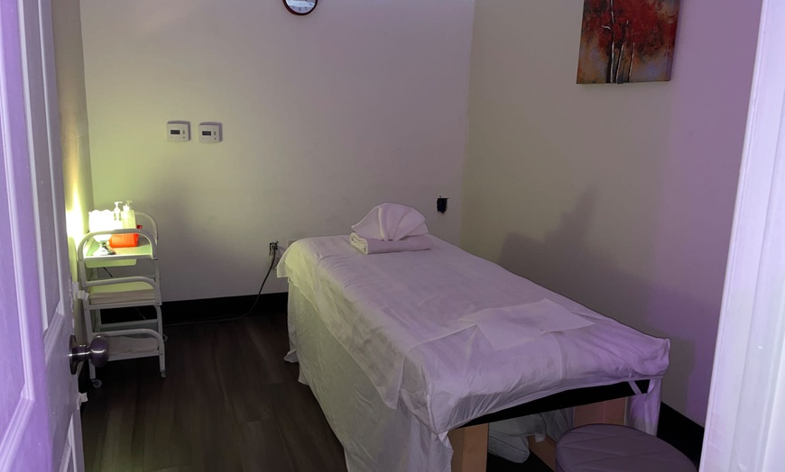 Image 2: Discover Relaxation with a Variety of 60 or 90 Min Massage Techniques 