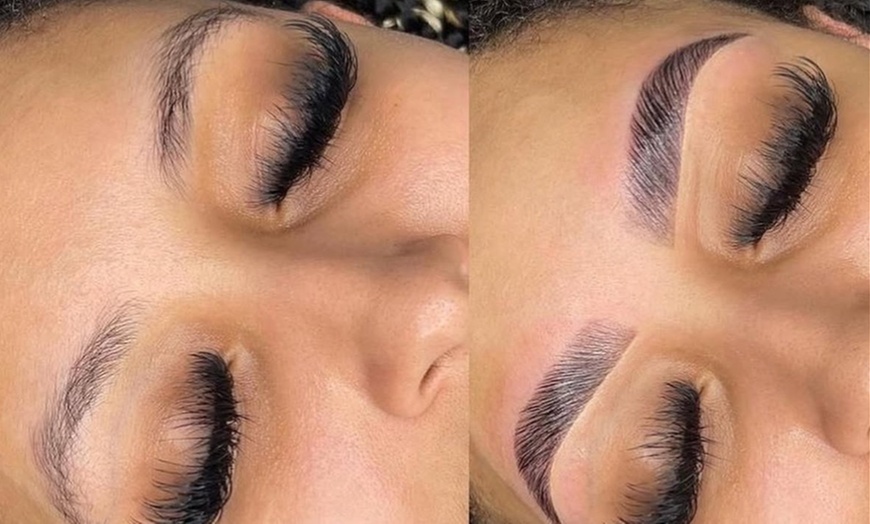 Image 1: Up to 37% Off on Eyelash Extensions at Mamas Total Beauty