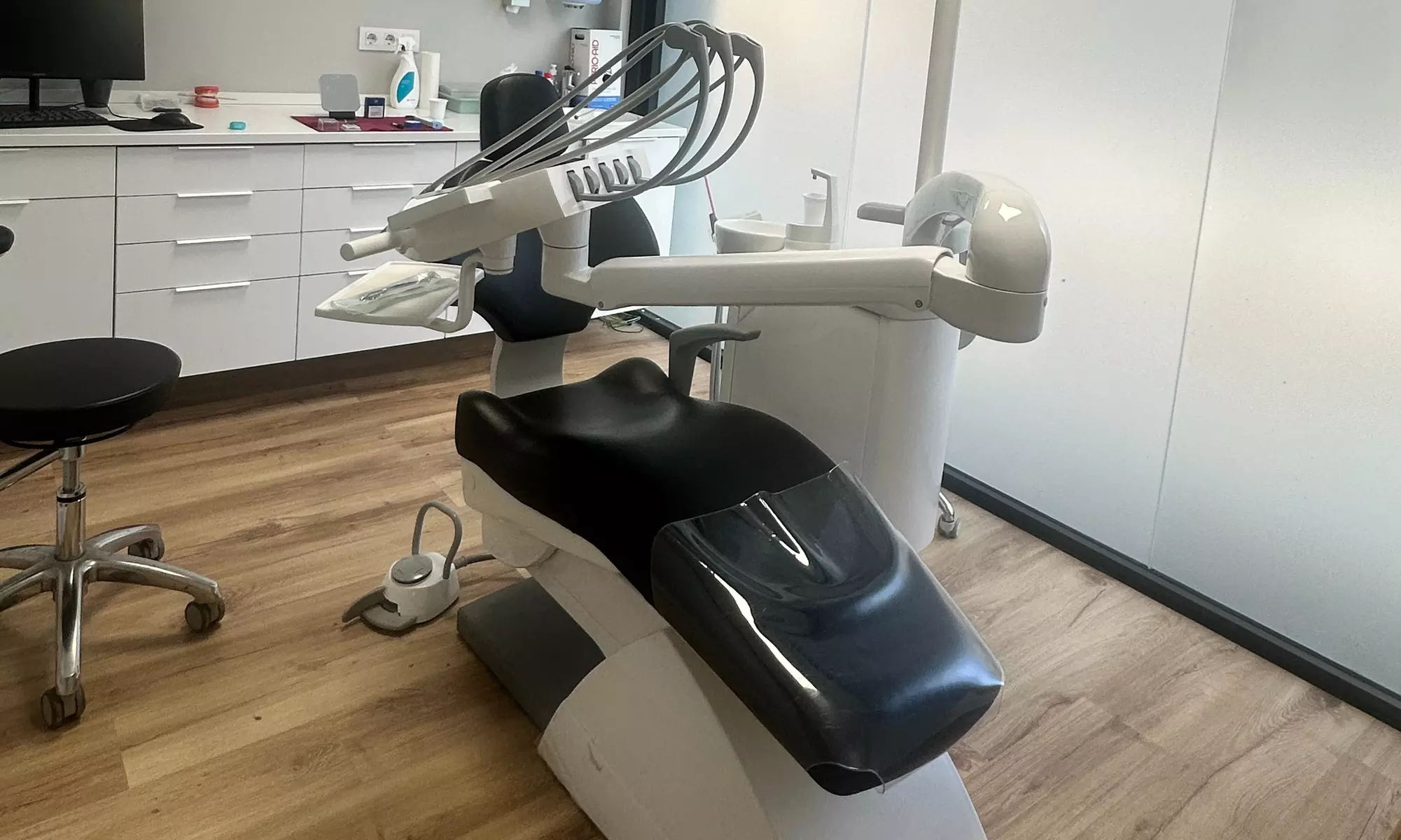 Limpieza dental y revisión con opción a TAC dental en clínica familiar