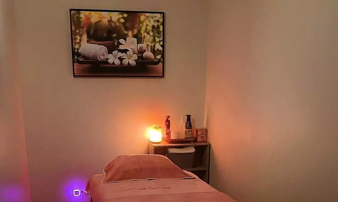 Therapeutic Body Massages with Essential Oil & Hot Stone Treatment
