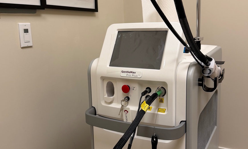 Image 2: Get Smooth Skin with 6 Laser Hair Removal Sessions – Small to XL Area