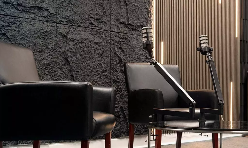 30, 60 or 90 Minute In-Studio Photography Session with Photo Package