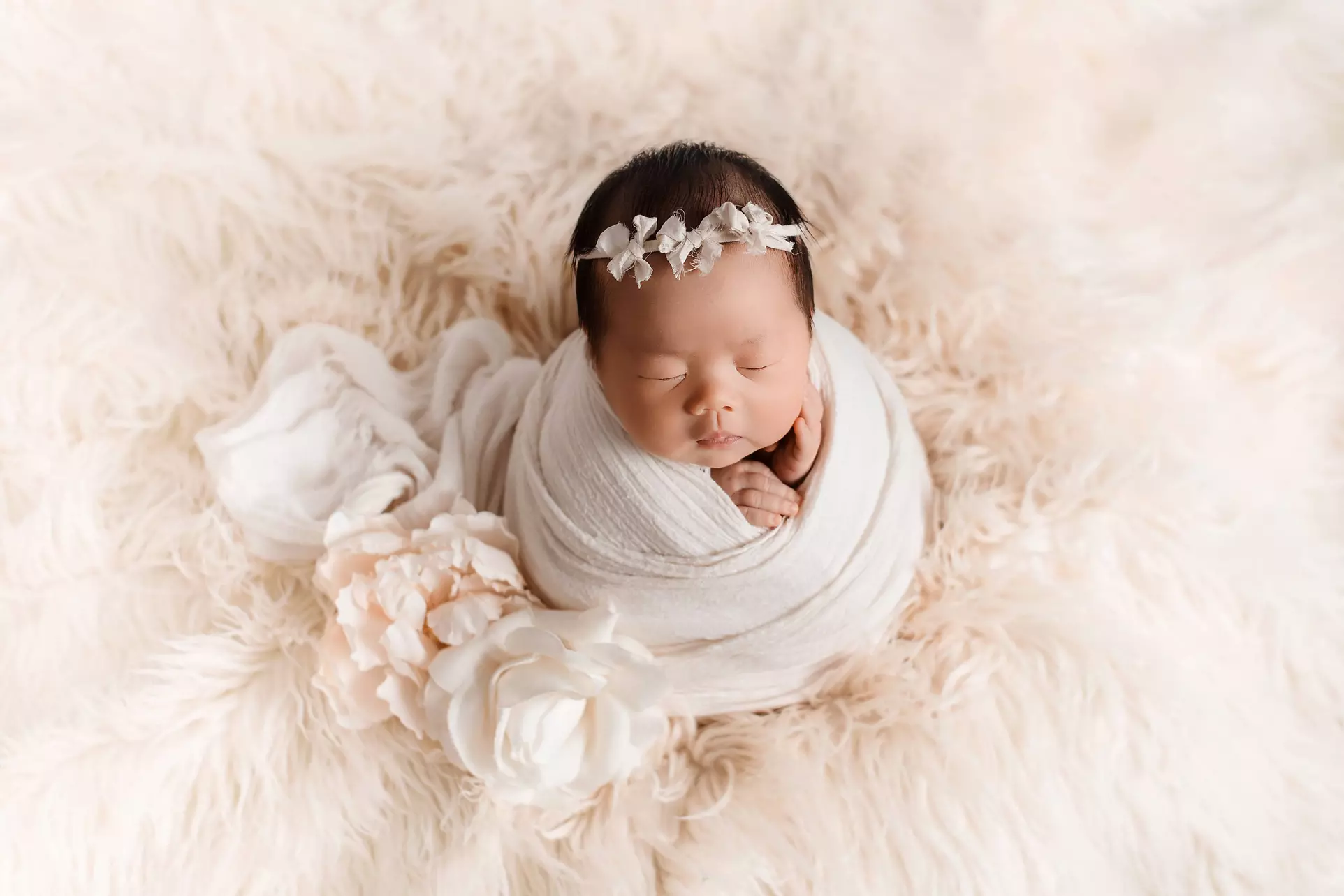 Celebrate your Child with In-Home Newborn Baby Photoshoot