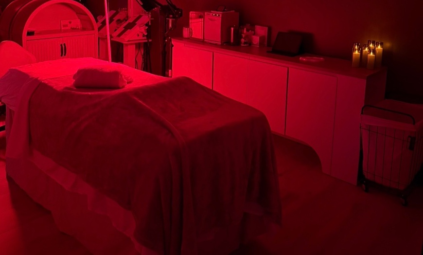 Image 2: The Glass Skin Experience: Custom 60-Minute Korean Facials