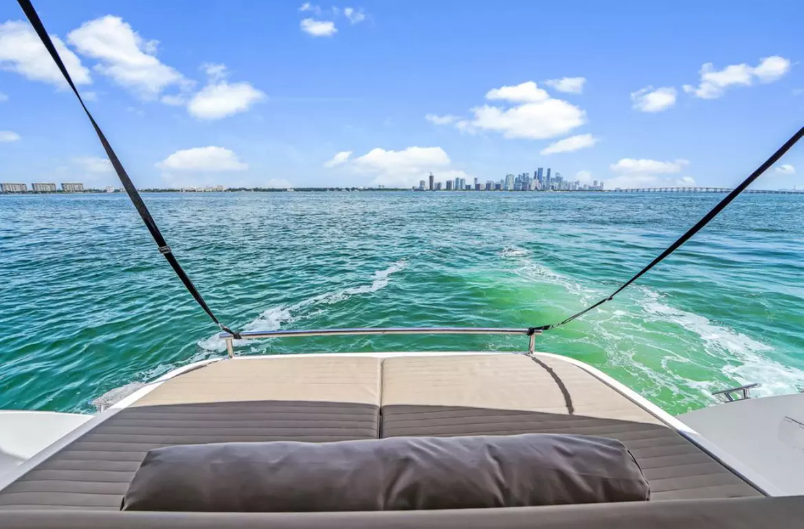 3 or 4 Hr Lux 47' Azimut Yacht: Sandbar, Swim, & More Ft. Lauderdale