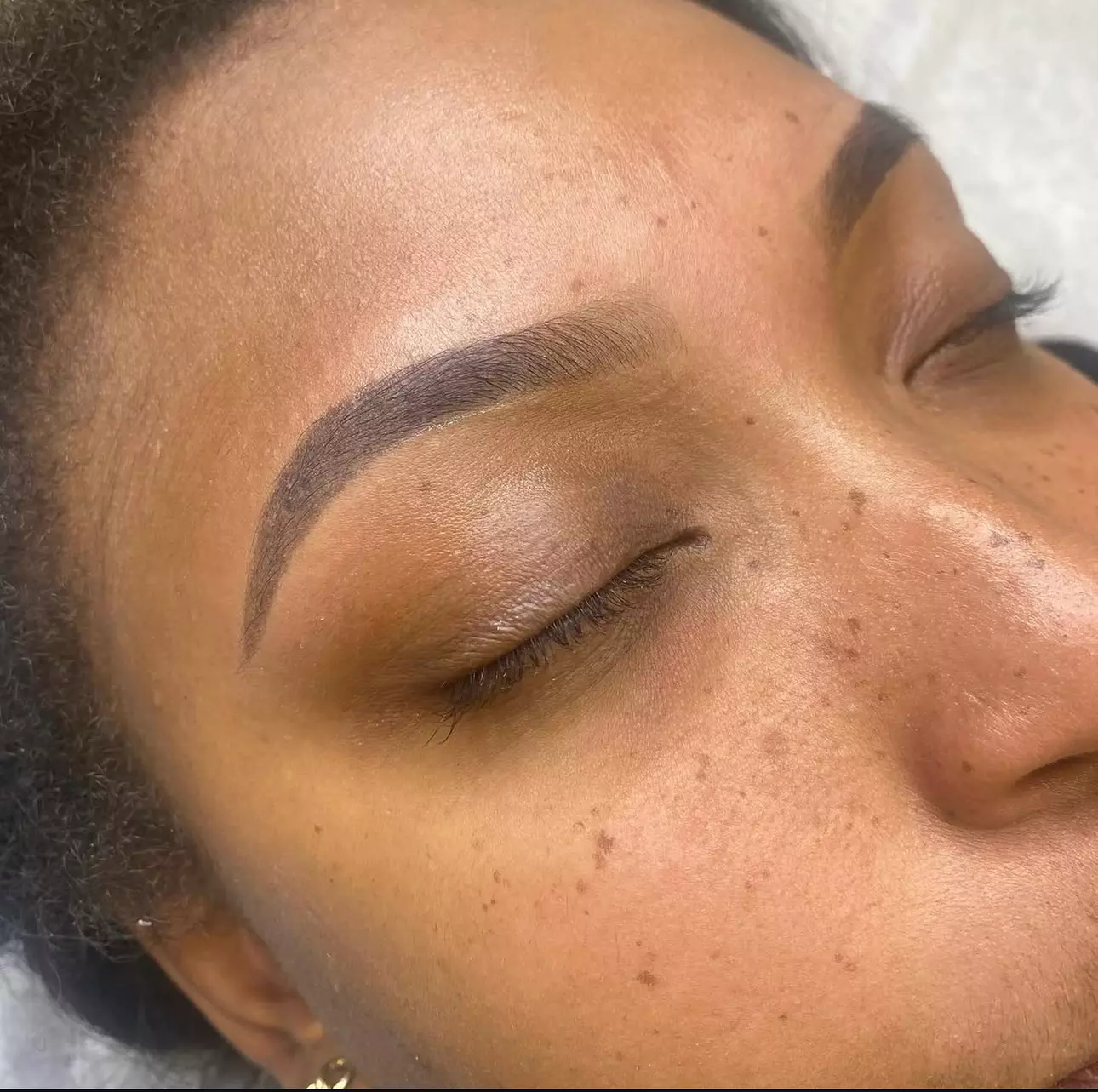 Up to 33% Off on Eyebrow Tinting at SkinbyYaz