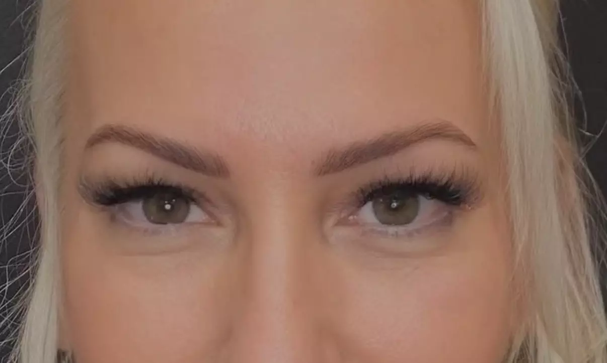 Consultation & Custom Microblading Session with Optional Touch Up