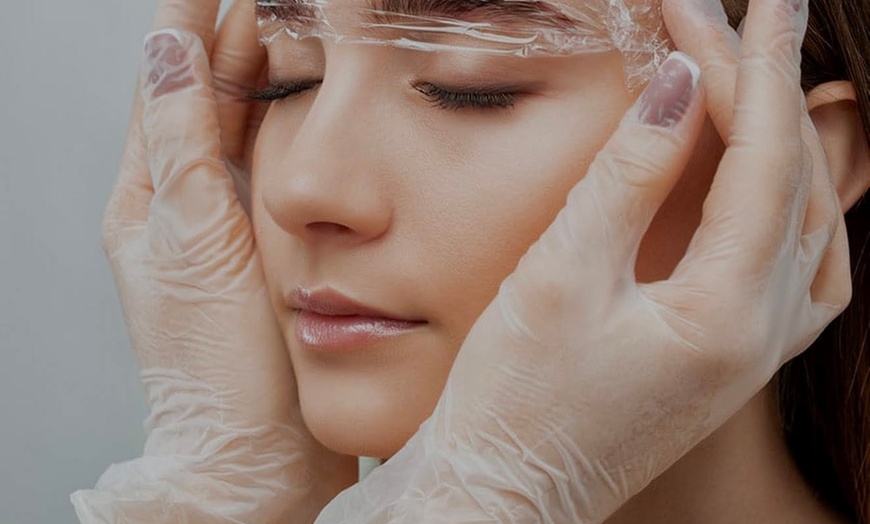 Image 3: Brow Tinting and Lamination Combo for Fuller Brows