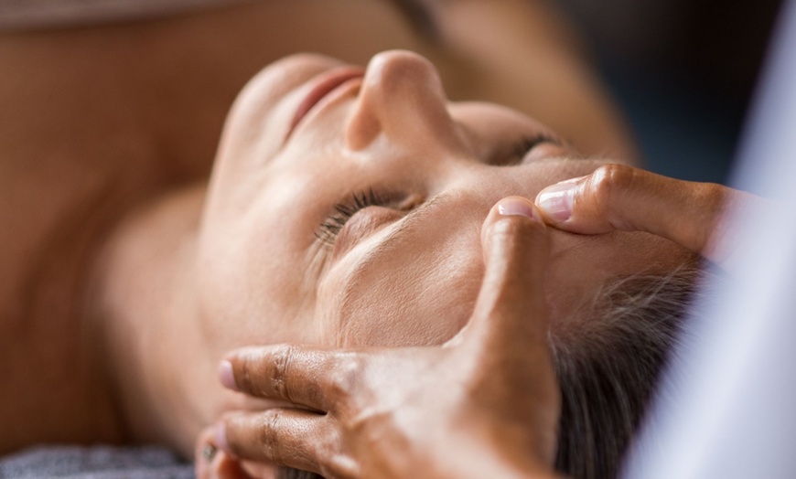 Image 2: 60 Min. Gesichtsbehandlung mit Tiefenreinigung und optionaler Massage