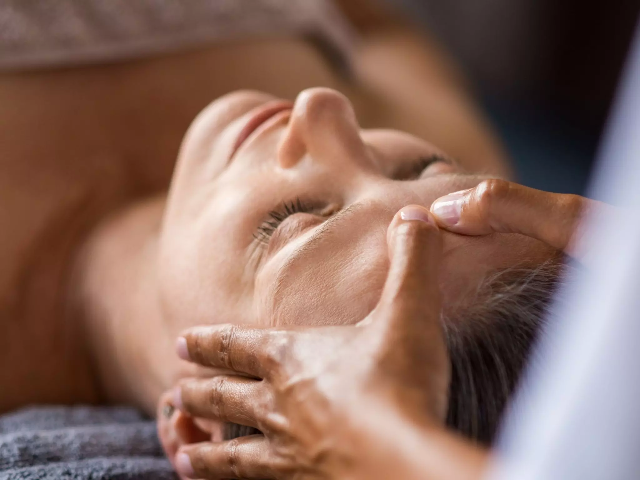 60 Min. Gesichtsbehandlung mit Tiefenreinigung und optionaler Massage