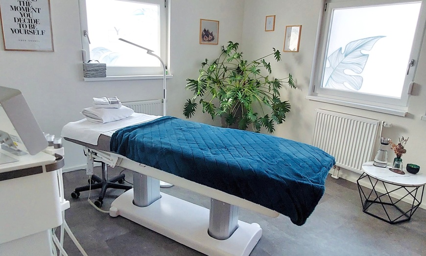 Image 2: Bis zu 54% Rabatt auf den Wimpern bei Enjoy Cosmetics | Kosmetikstudio Heilbronn | Hautpflege und Gesichtsbehandlungen in Leingarten