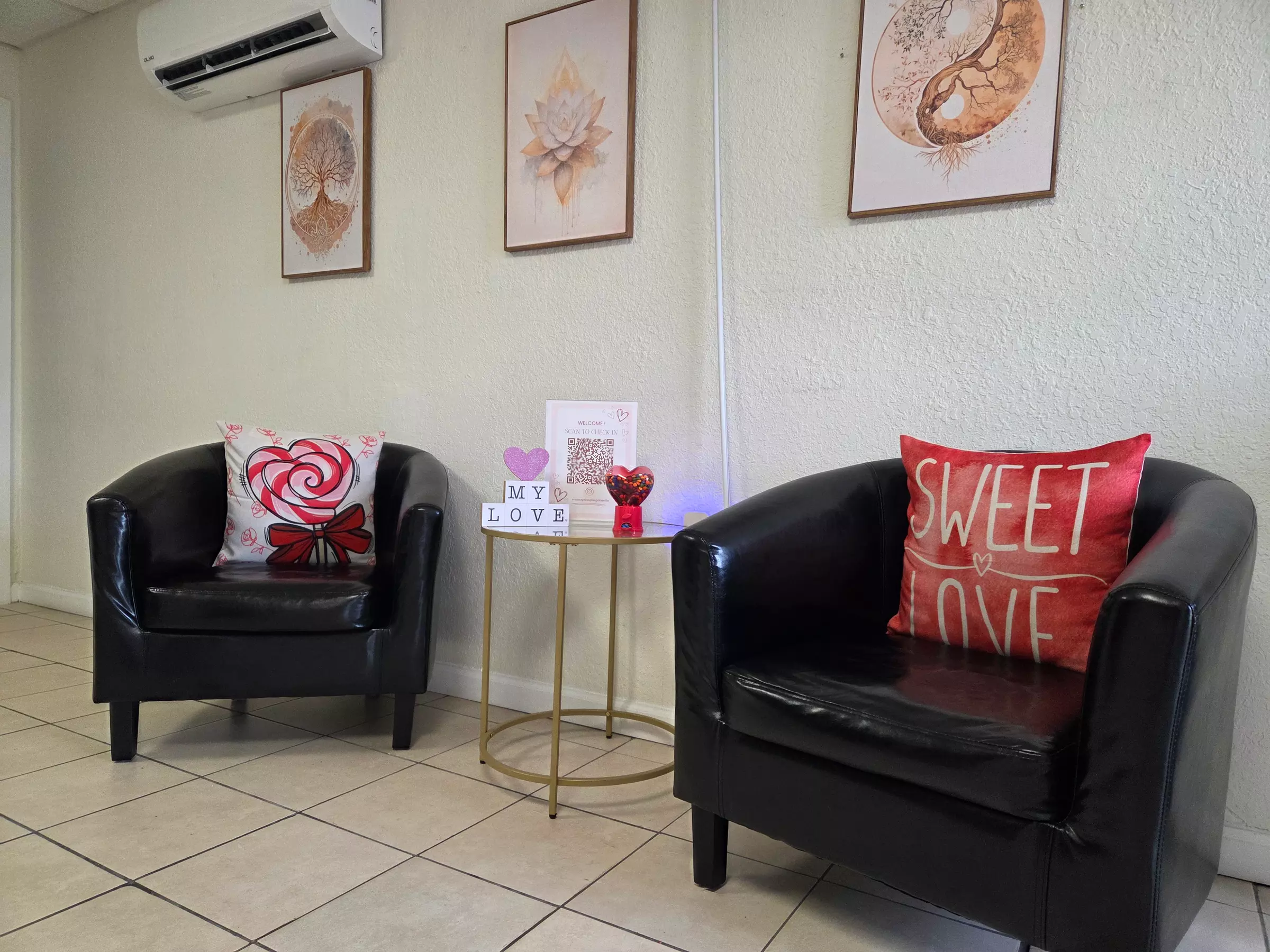 60 or 90 Minute Couples or Fusion Massage w/ Hot Towels and Hot stones