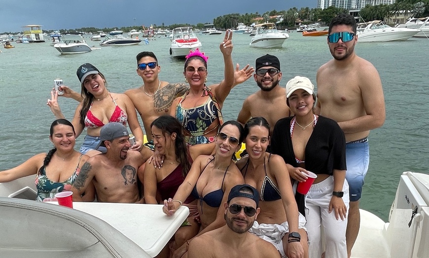Image 15: Luxury Yacht Cruises & Boat Parties on Miami Waterways