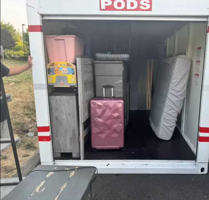 2 or 3 Hours of Moving Service with 2 or 3 Movers Option & a Truck