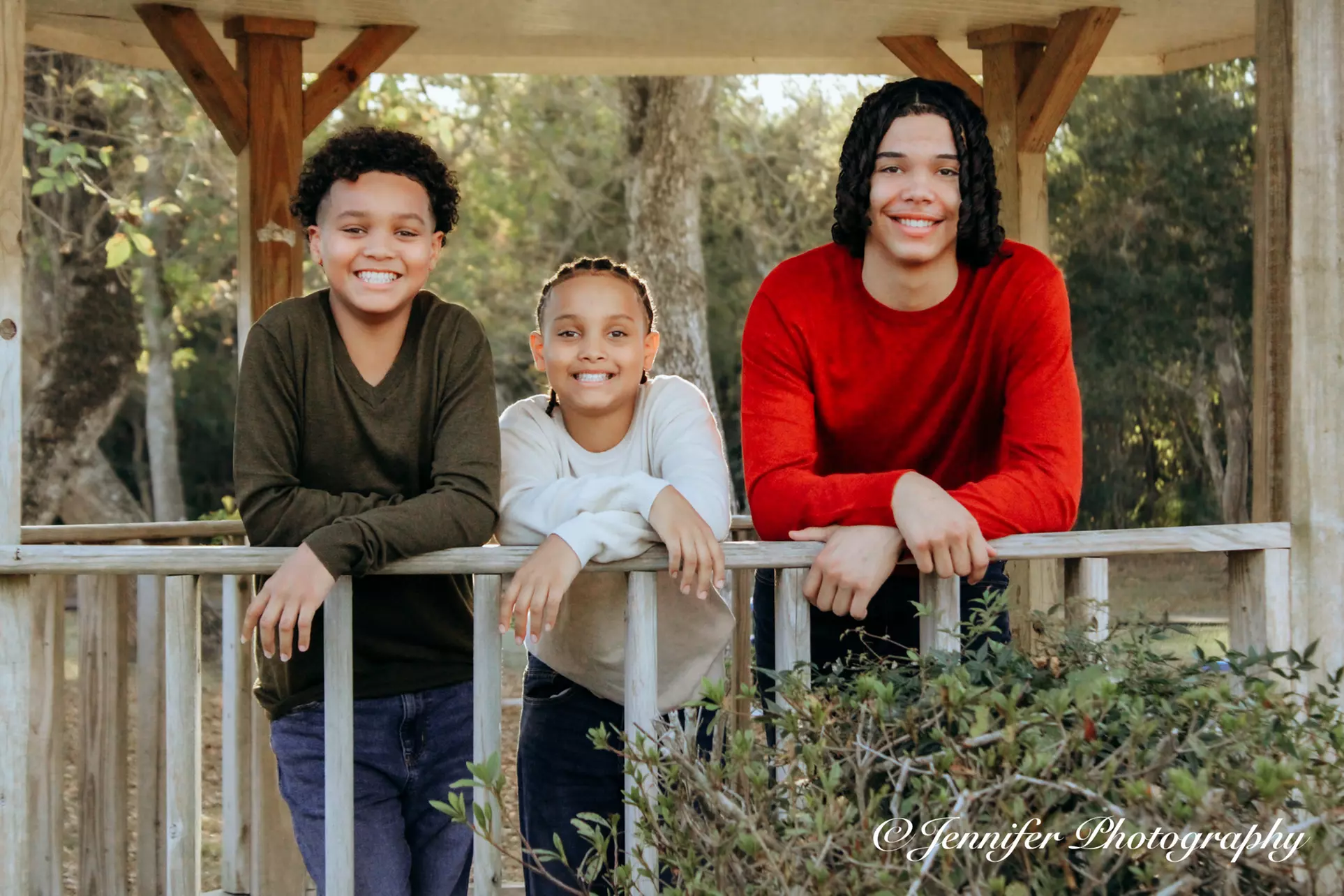 60,90, or 120-Minute Outdoor Photography Session with Photo Package