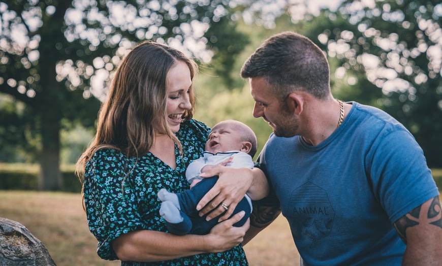 Image 3: Timeless Memories with Family or Couples Photo Sessions