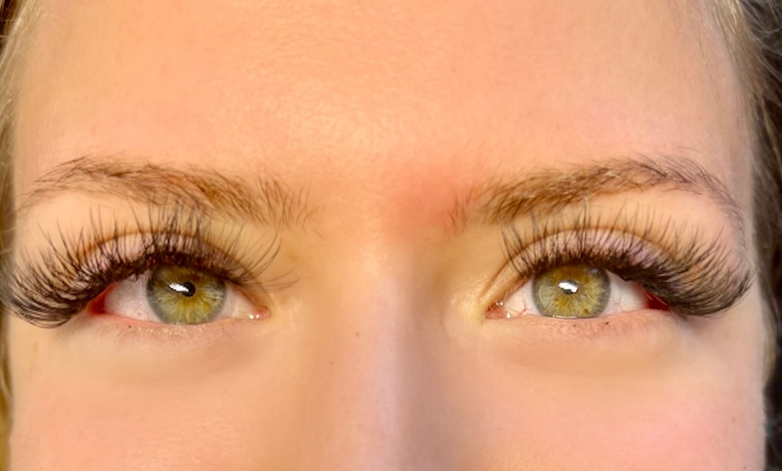 Image 3: Discover Essence Esthetics' Eyelash Extensions and Brow