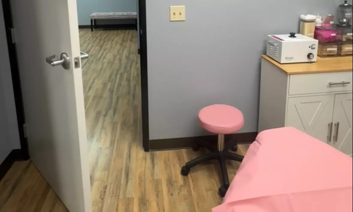 Smooth Skin Awaits with Eyebrow, Underarm, or Brazilian(V) Wax