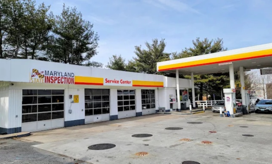 Image 3: Get One Semi/Full Synthetic Oil Change or State Inspection Option