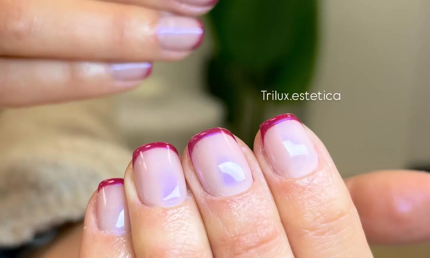 Manicura y/o pedicura con esmaltado tradicional o semipermanente