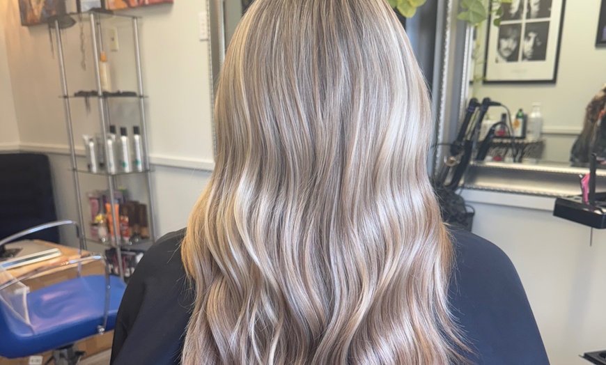 Image 2: Up to 45% Off on Hair Color / Highlights - Ombre at Divine Designs ICT