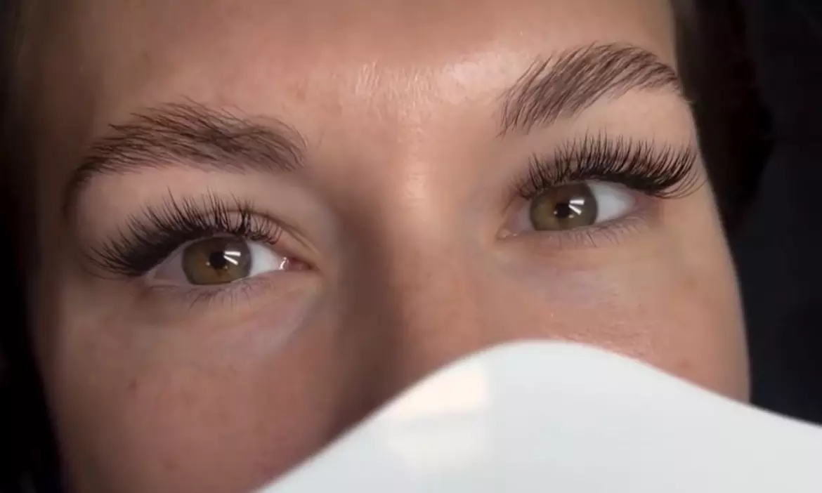 Classic to Mega Volume Lash Extensions for a Glamorous Look 