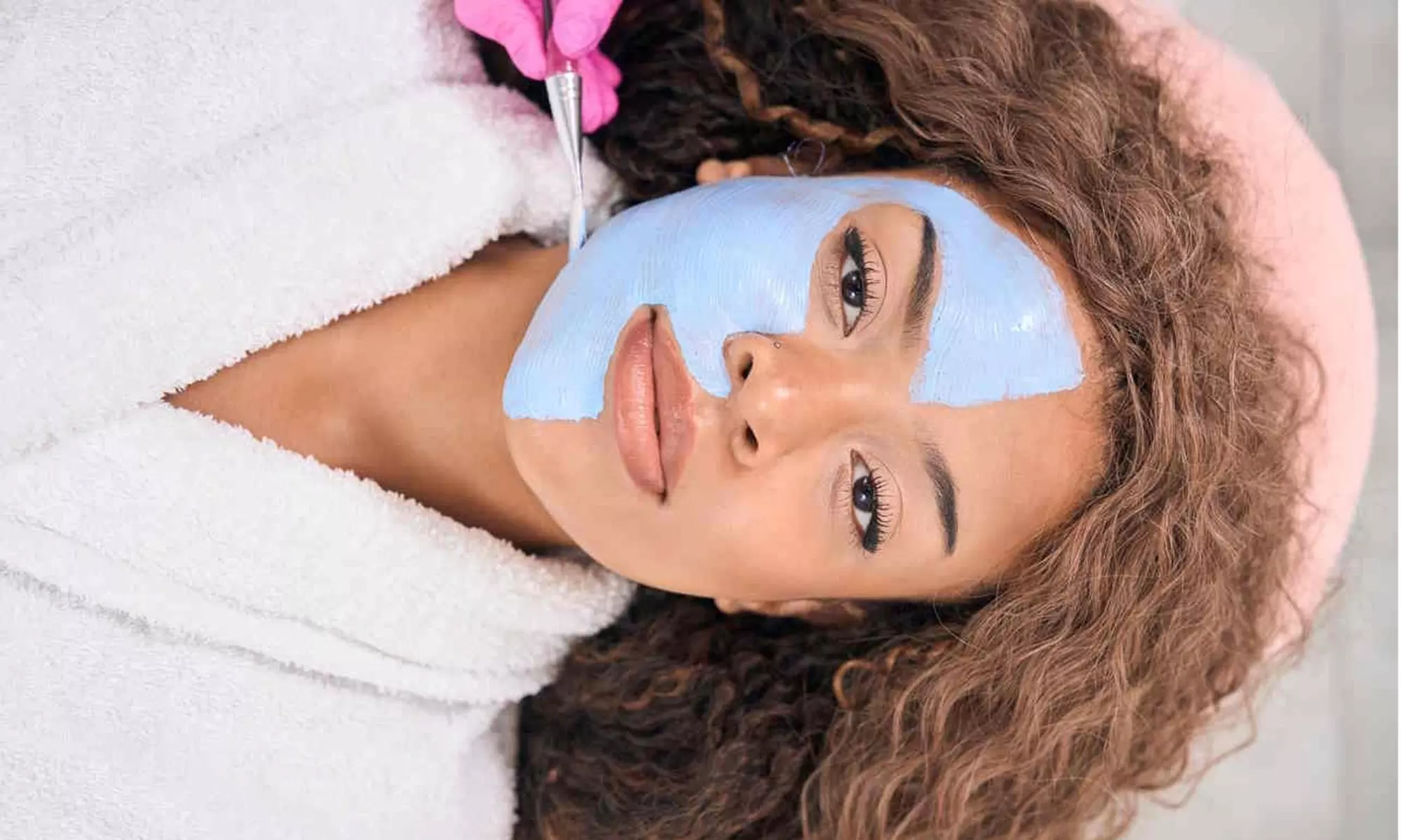 Peeling visage pour peaux noires, acné et tous types de peaux de 30 min (jusqu'à 55% de remise) - Primary Image