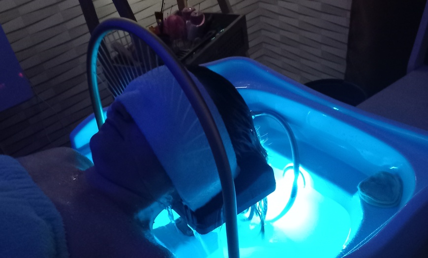 Image 2: Head spa au choix avec séchage offert, soin du visage en option
