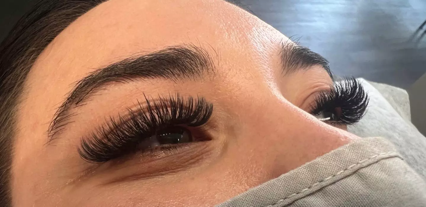 Enhance Your Look with Full Set of Eyelash Extensions