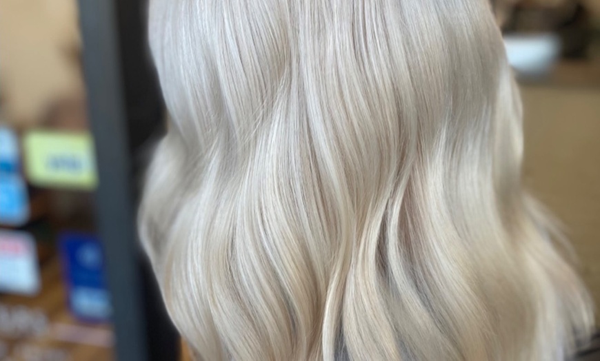Image 4: Up to 53% Off on Salon - Women's Haircut at Kiki’s extensions